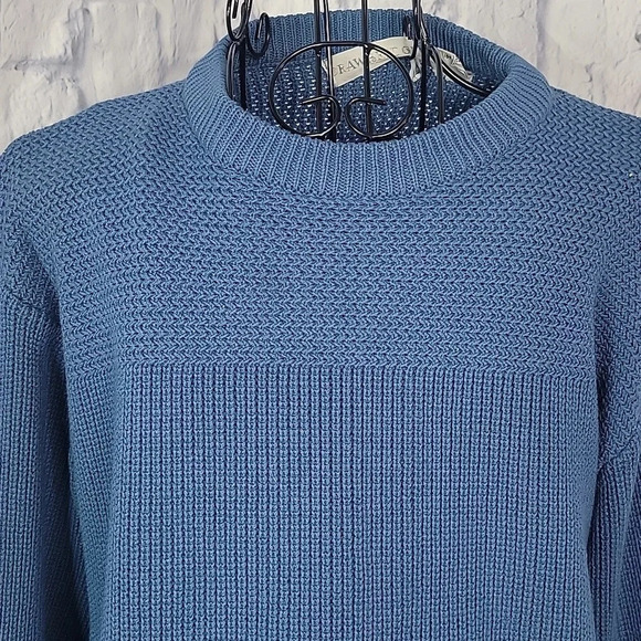 **DRAWBRIDGE Blue Crew Neck Sweater Large‎ - Picture 2 of 5